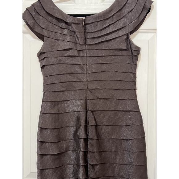 London Times Women’s Sable Brown Flutter Sleeve Cocktail Dress w/Rosette Size 6 - Picture 9 of 16